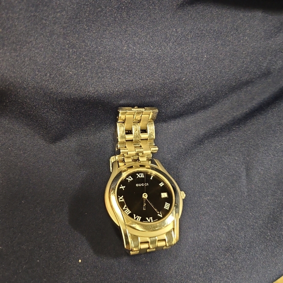 Gucci G-Timeless watch (unisex) - Picture 2 of 8